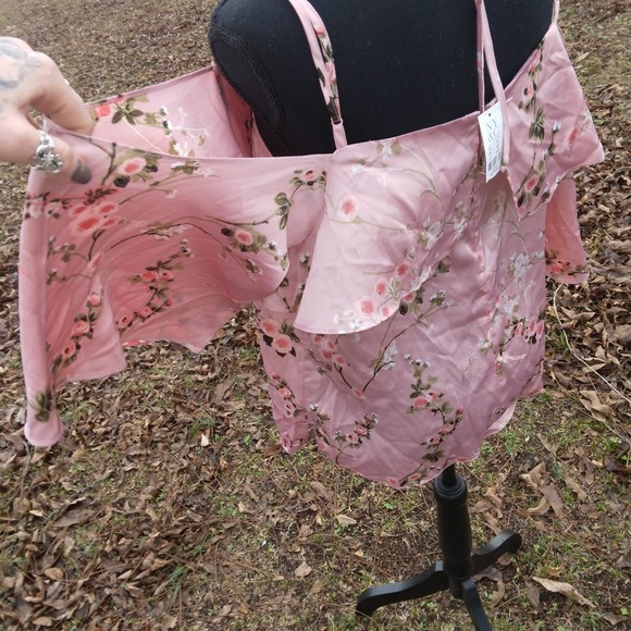 NWT Soho Jean's New York & Company Blush Rose floral cold shoulder halter - Picture 2 of 5